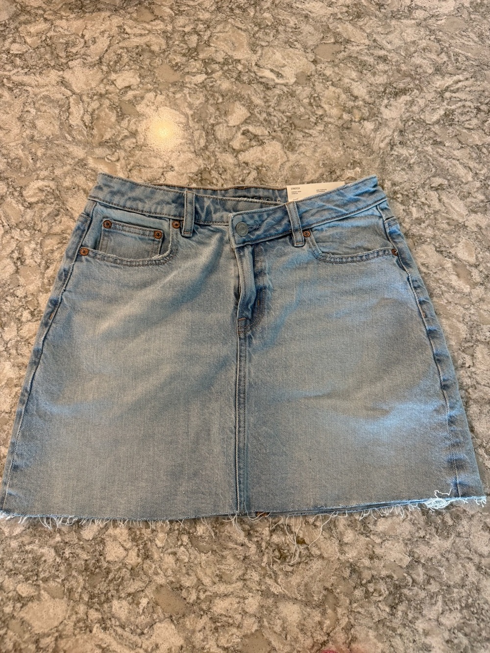 NWT American Eagle Perfect Mini Denim Skirt Light Wash Raw Hem Size 4 Regular